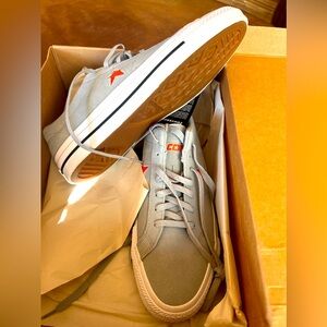 Converse One Star Pro Shows- NWT!